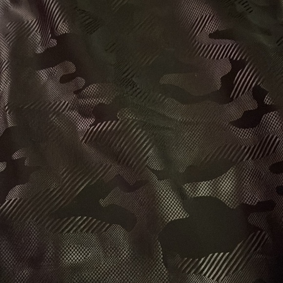 HUE Sleek Effects Little Girl's High Rise Leggings Faux Leather Medium 7/8 NWT - Picture 6 of 6